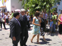 En el centro, Don Jos Miguel Prez, Presidente del Cabildo de Gran Canaria y Doa Guacimara Medina, Alcaldesa de Artenara